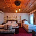 Gulliver Mansion 4*