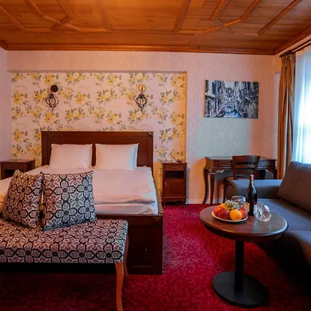 Gulliver Mansion Hotel